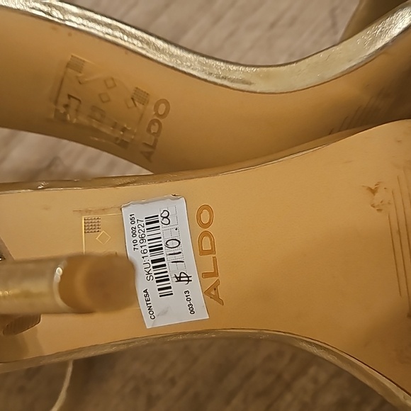 Aldo Shiny Gold Women's Heels - Picture 8 of 9